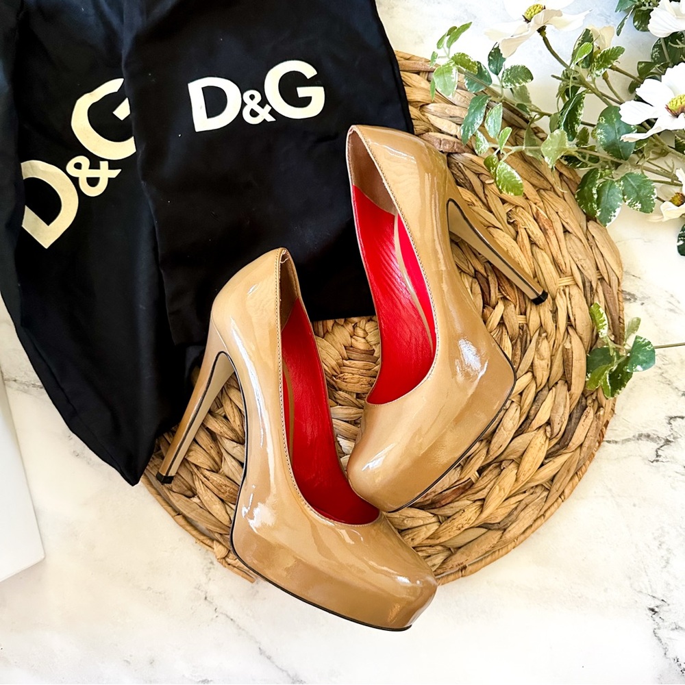 Dolce & Gabbana Womens Nude Patent Platform Pumps - Picture 14 of 15